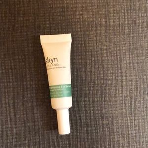 Skyn Iceland. Brightening eye serum